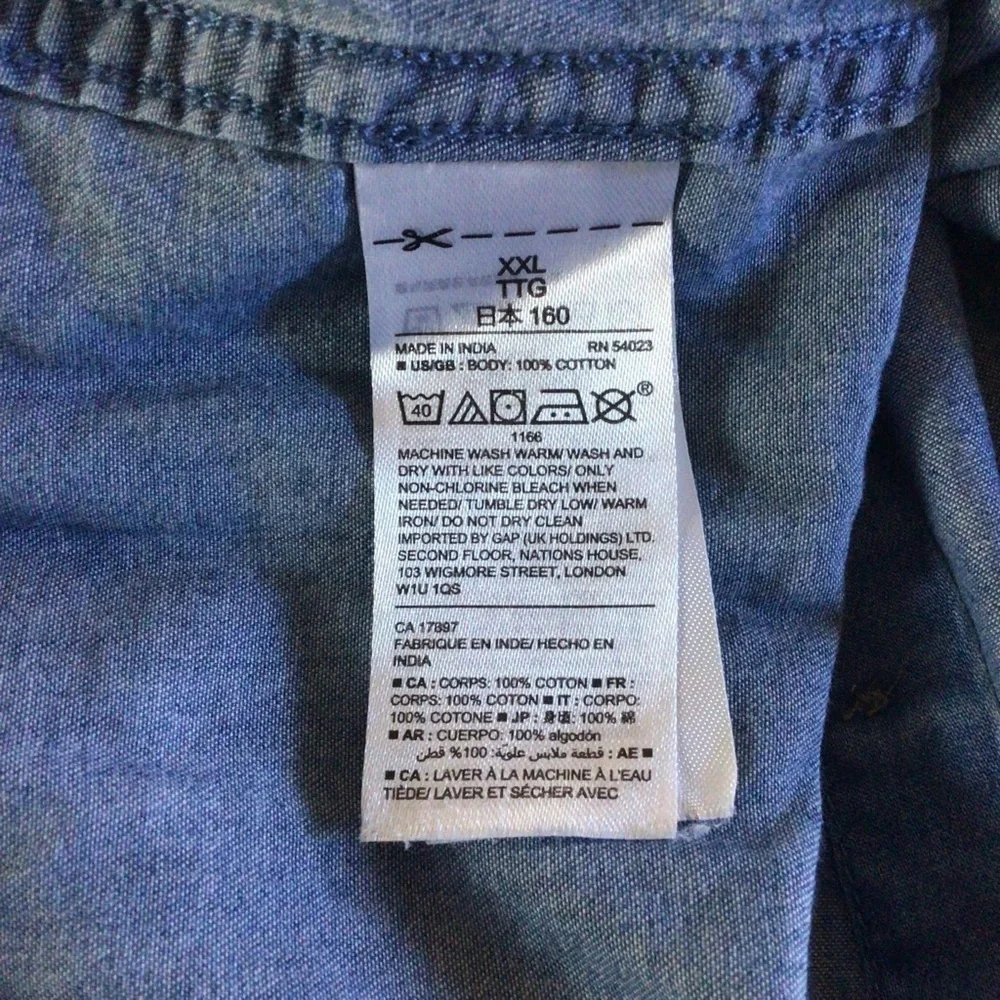 GAP Blue Denim Chambray Button Down Shirt - Size XXL